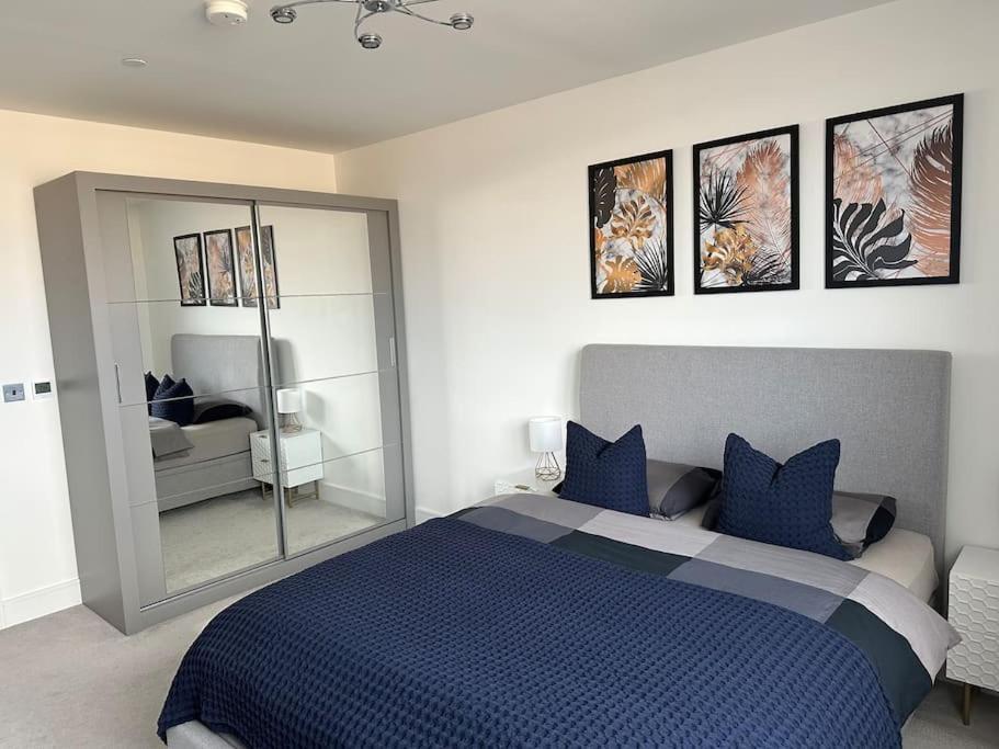 Stunning One-bedroom Apartment- Next To Tube Station- Sleeps 3 Appartement *