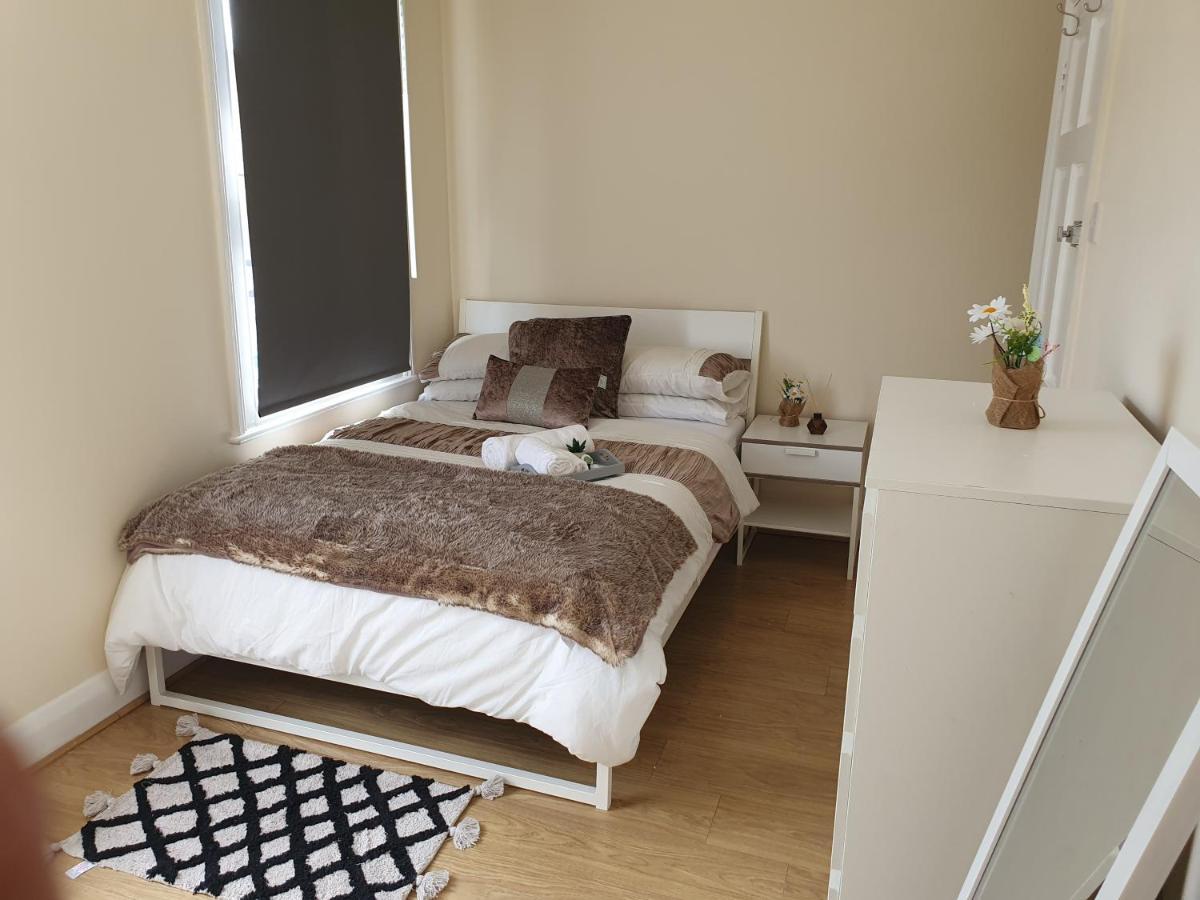 Cozy Bedroom C
