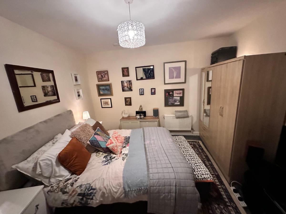Private Room. In Zone 2 In Cousy Flat Accommodatie bij particulieren Londen