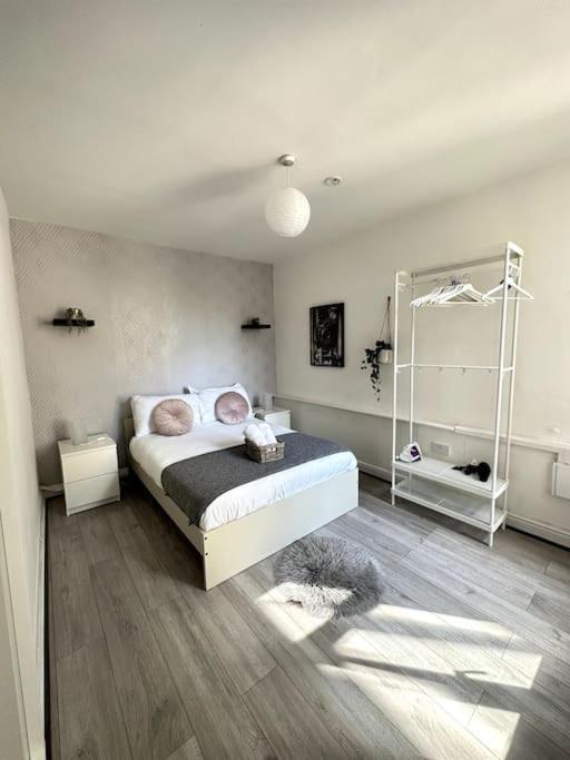 Stunning 2-bed Near London. Appartement *