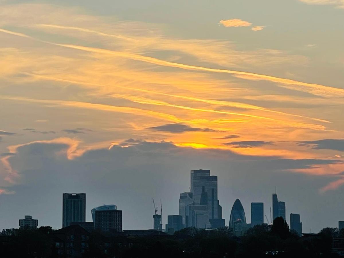 Riverside Double Garden View E14 London