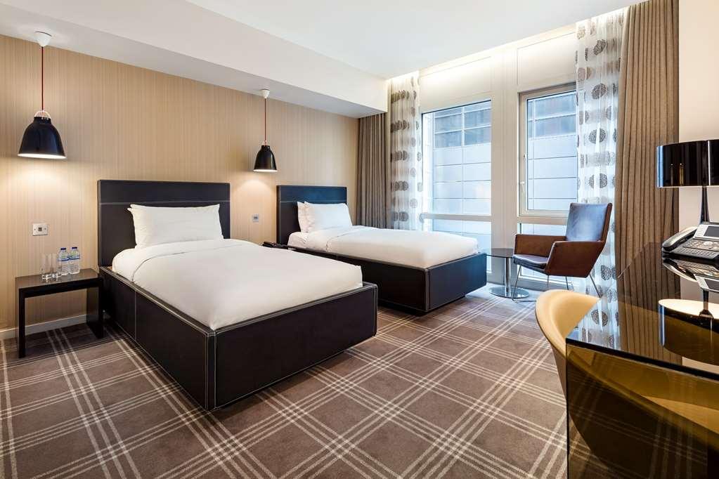 Radisson Blu Edwardian New Providence Wharf