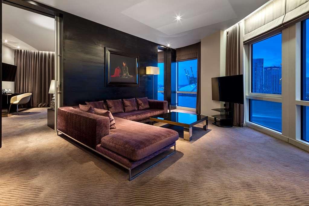 Radisson Blu Edwardian New Providence Wharf *