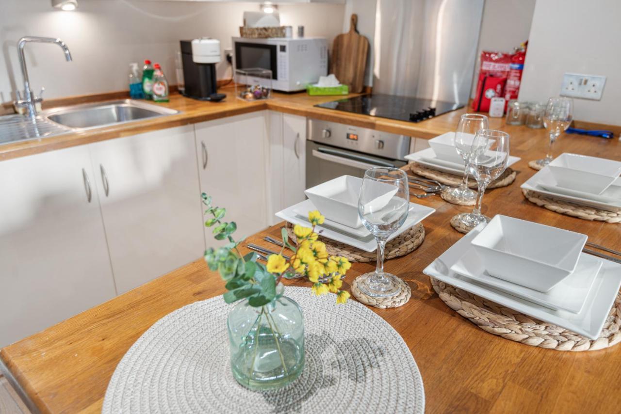 Whitechapel - Steps From Station & Sights! Apartment London