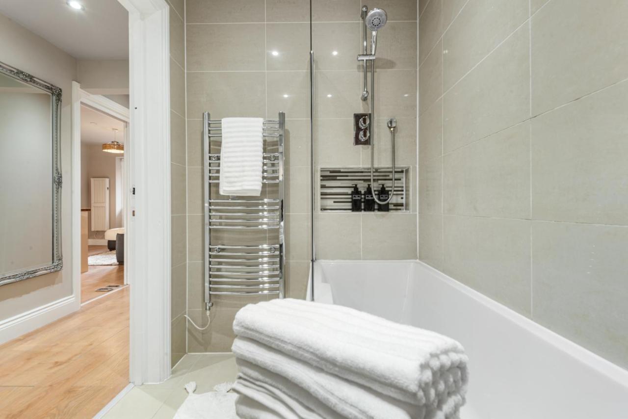 Whitechapel - Steps From Station & Sights! * London