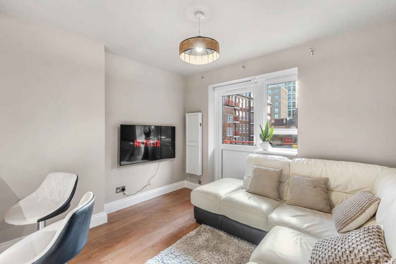 Whitechapel - Steps From Station & Sights! Apartment London
