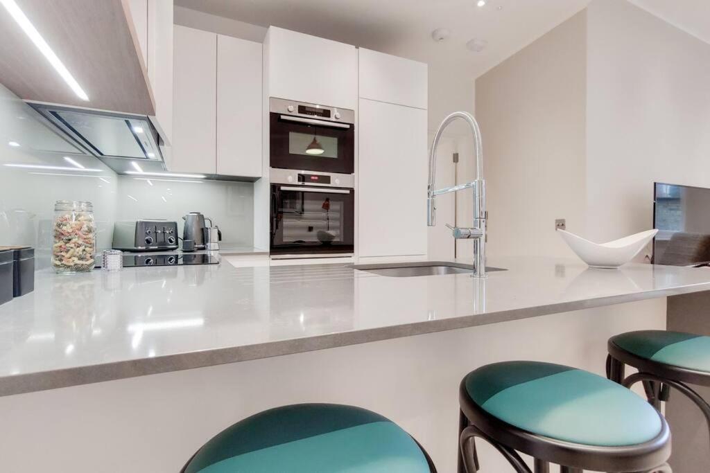 Apartamento 11 Borough - Bright & Spacious 2-bed Near Bridge *