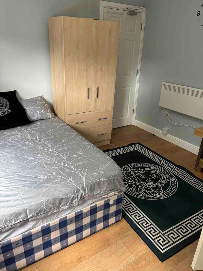 Studio Apartment Apartment *
