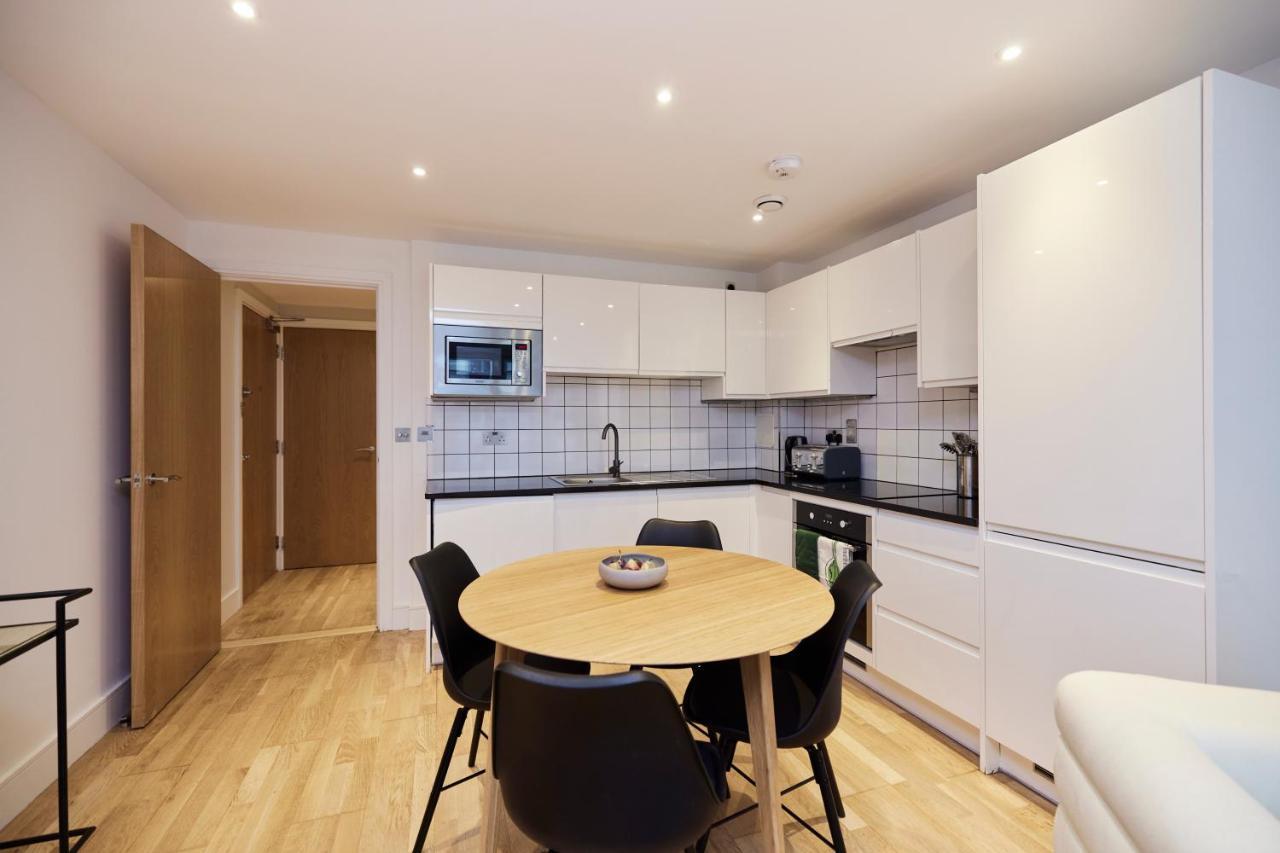 Apartment The Limehouse Cut Place - Spacious 2bdr Flat With Balcony