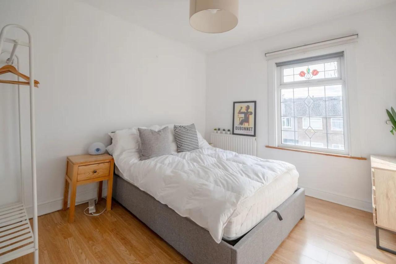 Stylish & Homely 1bd Flat - Walthamstow! Apartment London