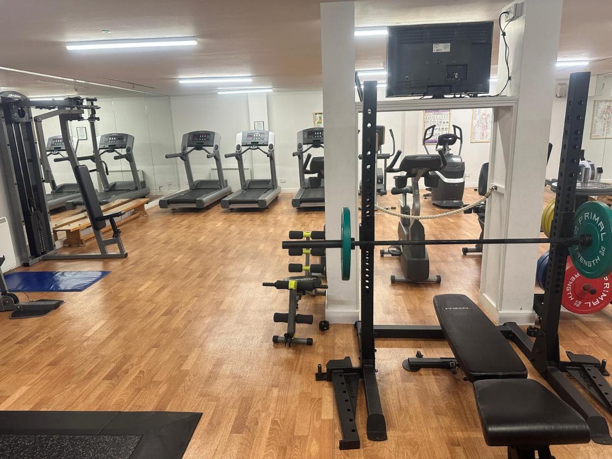 Specious In Canning Town Apartment