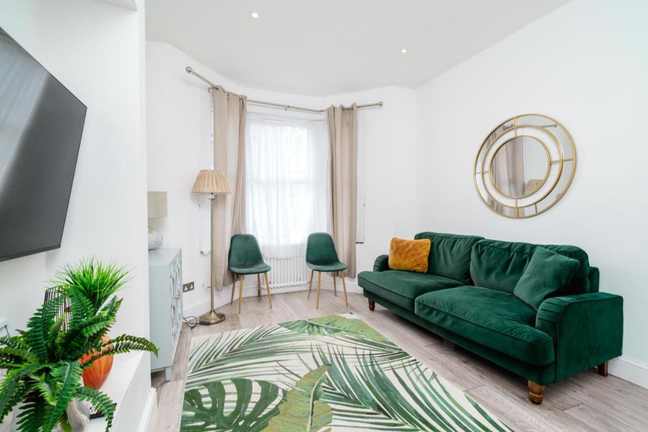 Modern 2 Bed Close To Westfield Stratford Mall With Garden London