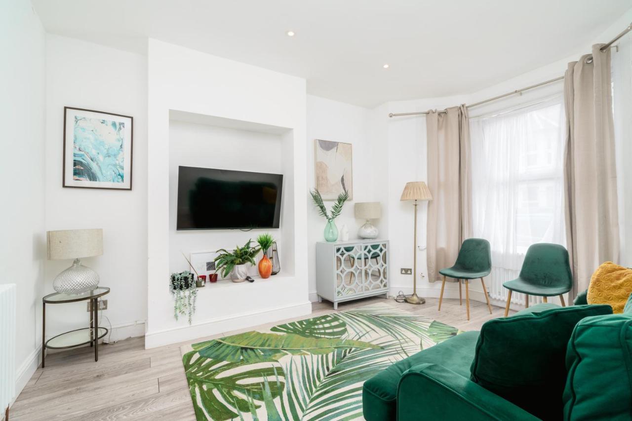 Modern 2 Bed Close To Westfield Stratford Mall With Garden Apartment London