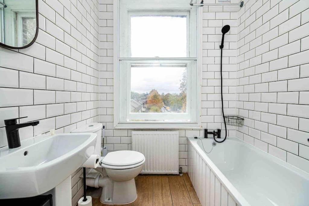 Cosy 2 Bed Flat In East Apartment *