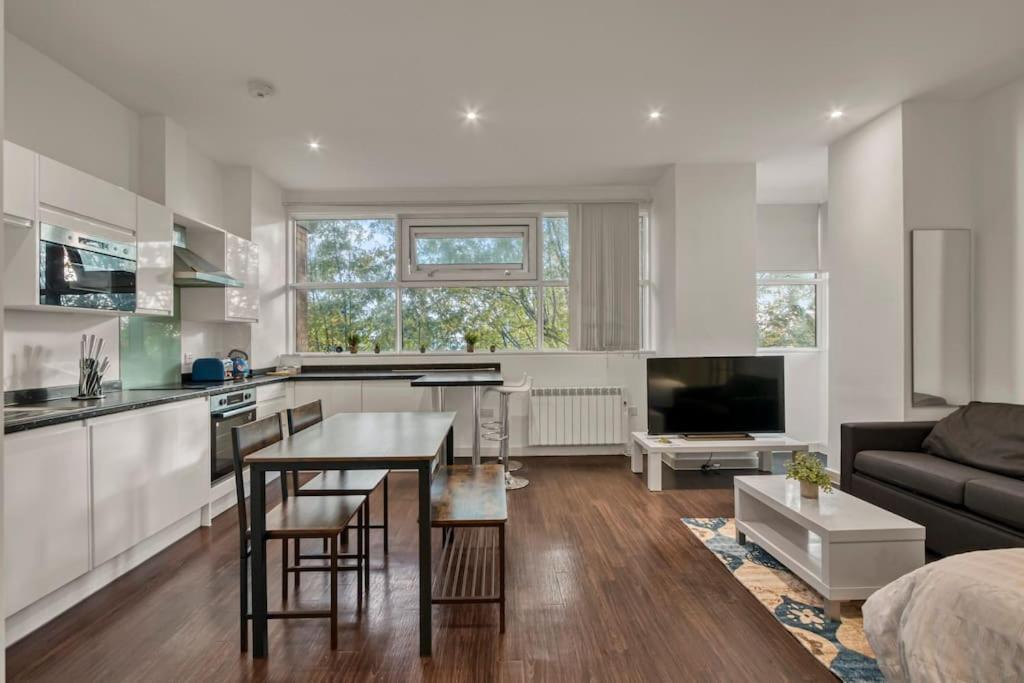Cosy & Modern Studio *