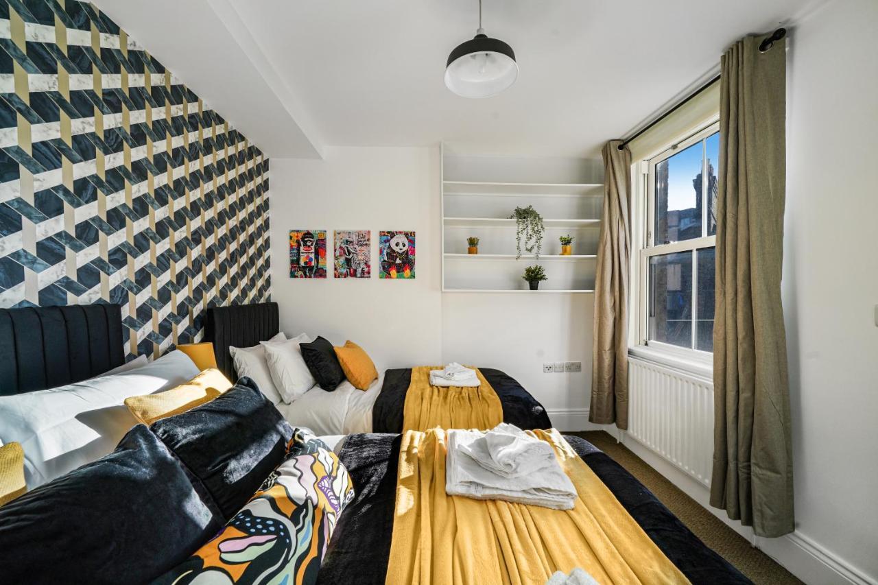 Central Hackney Abode - Balcony * Londen
