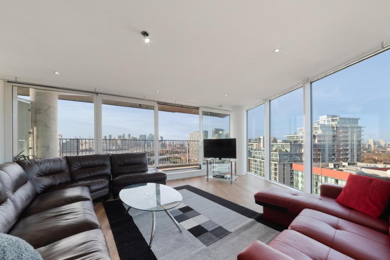 Excel 3 Bedroom Near City Airport And O2 Arena Apartment