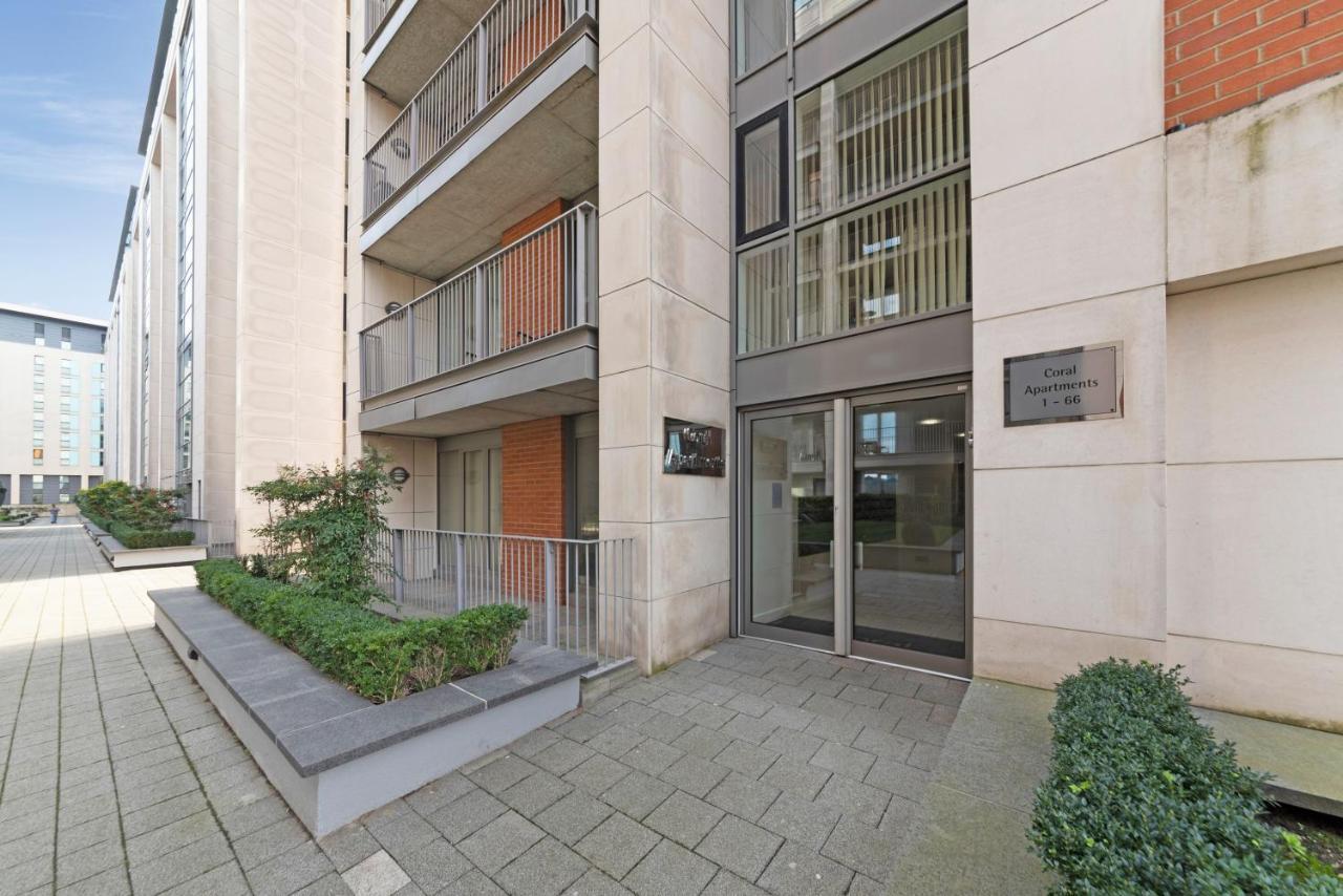 Apartment Excel 3 Bedroom Near City Airport And O2 Arena