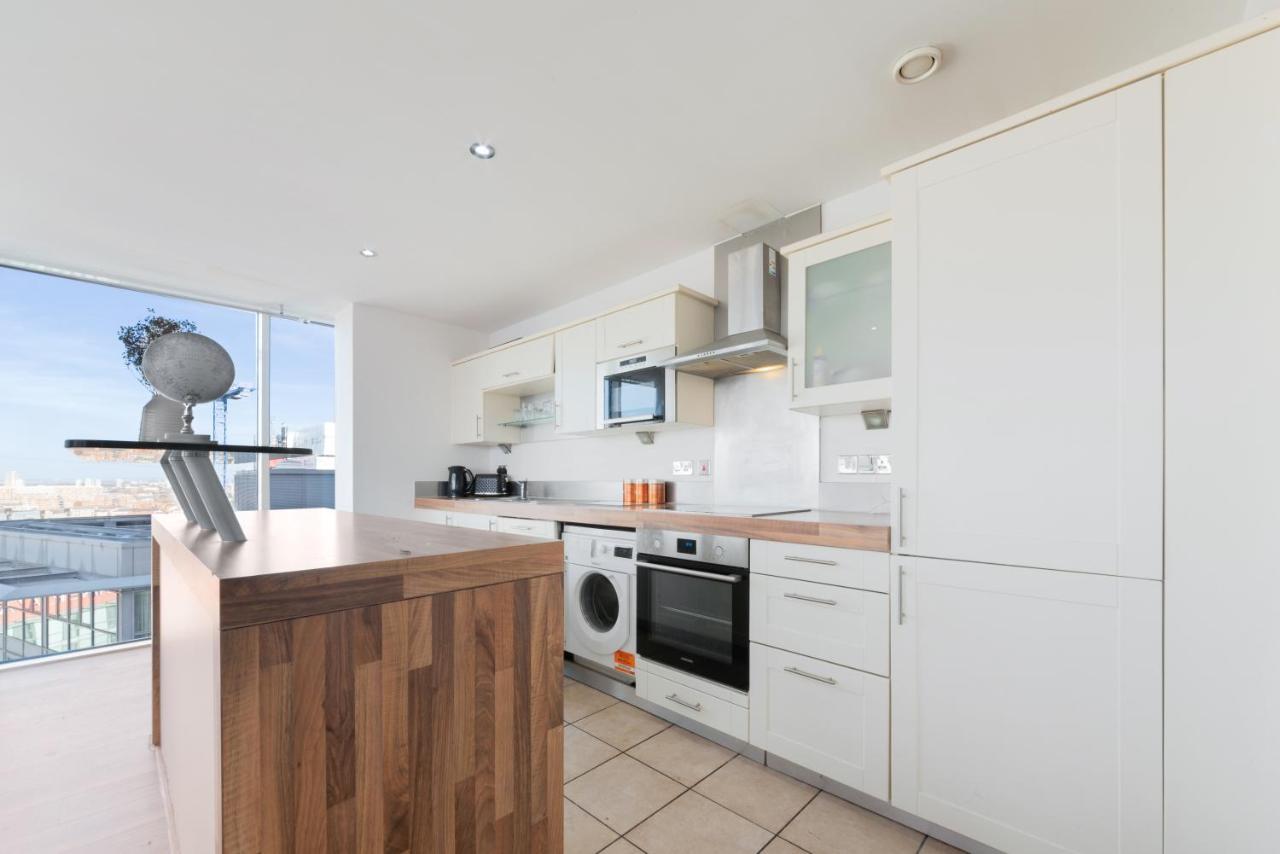 Apartment Excel 3 Bedroom Near City Airport And O2 Arena London