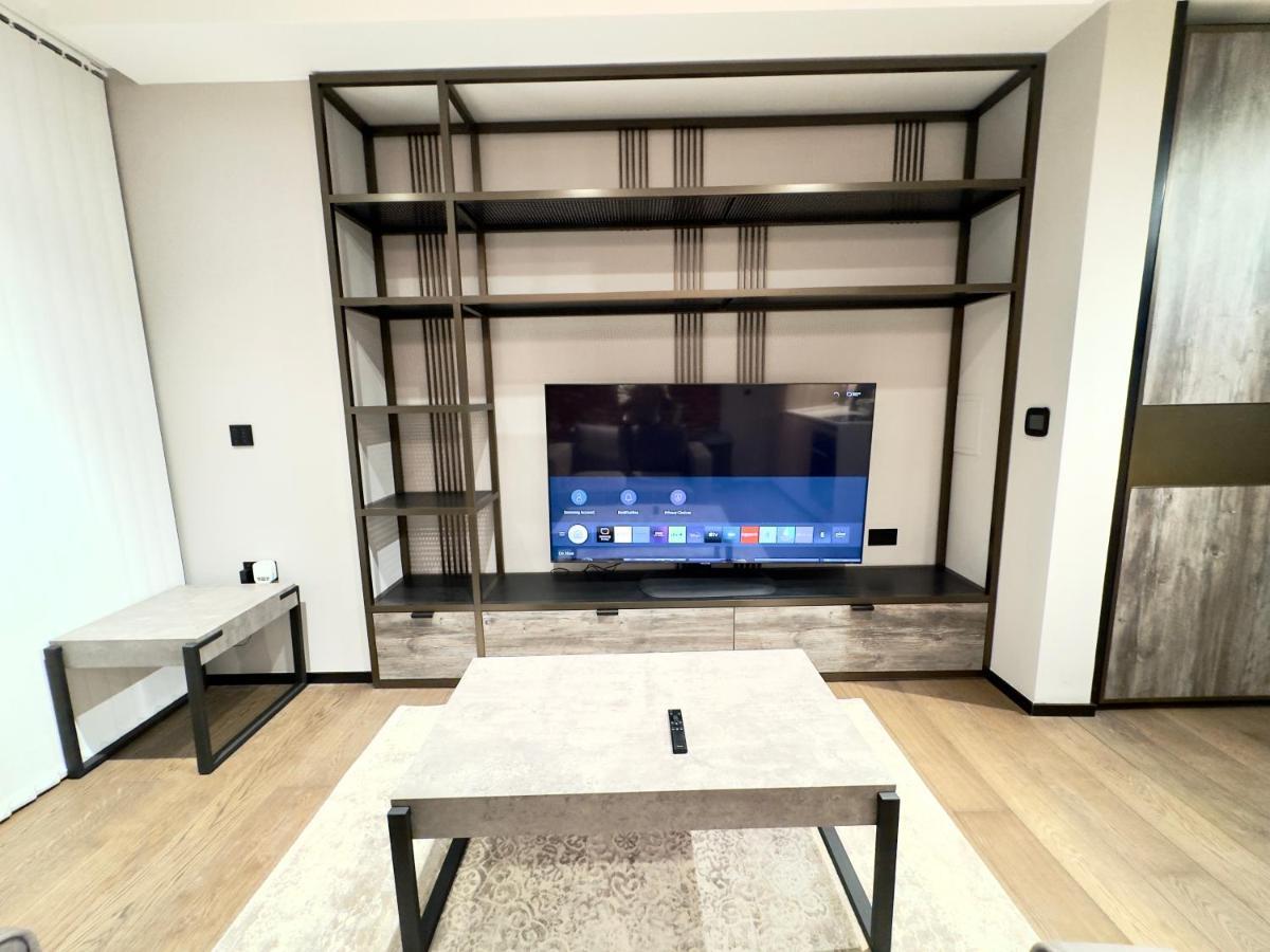 Modern, Stylish * London