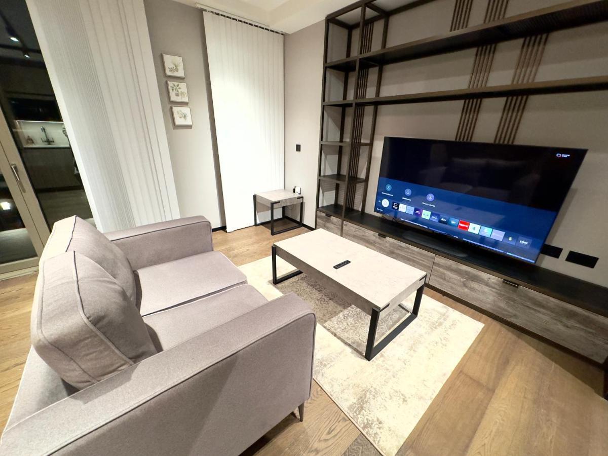 Modern, Stylish * London