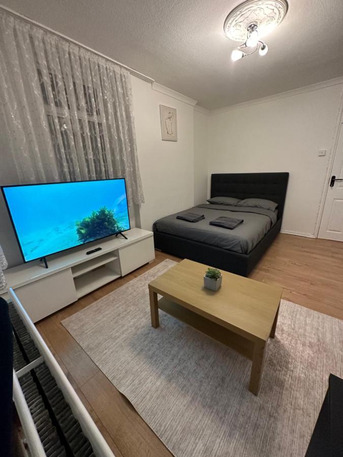 Spacious Private In The Heart Of Dalston, Hackney * London