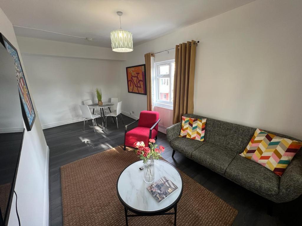 Cozy 2 Bedroom Flat Tower Bridge / Bermondsey Apartment London