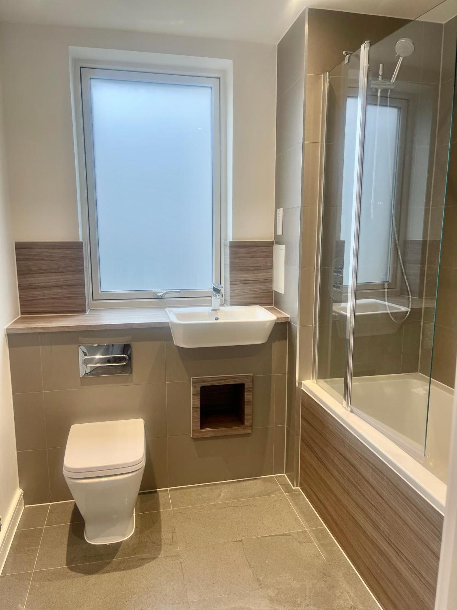 Modern With Free 24hours Gym London