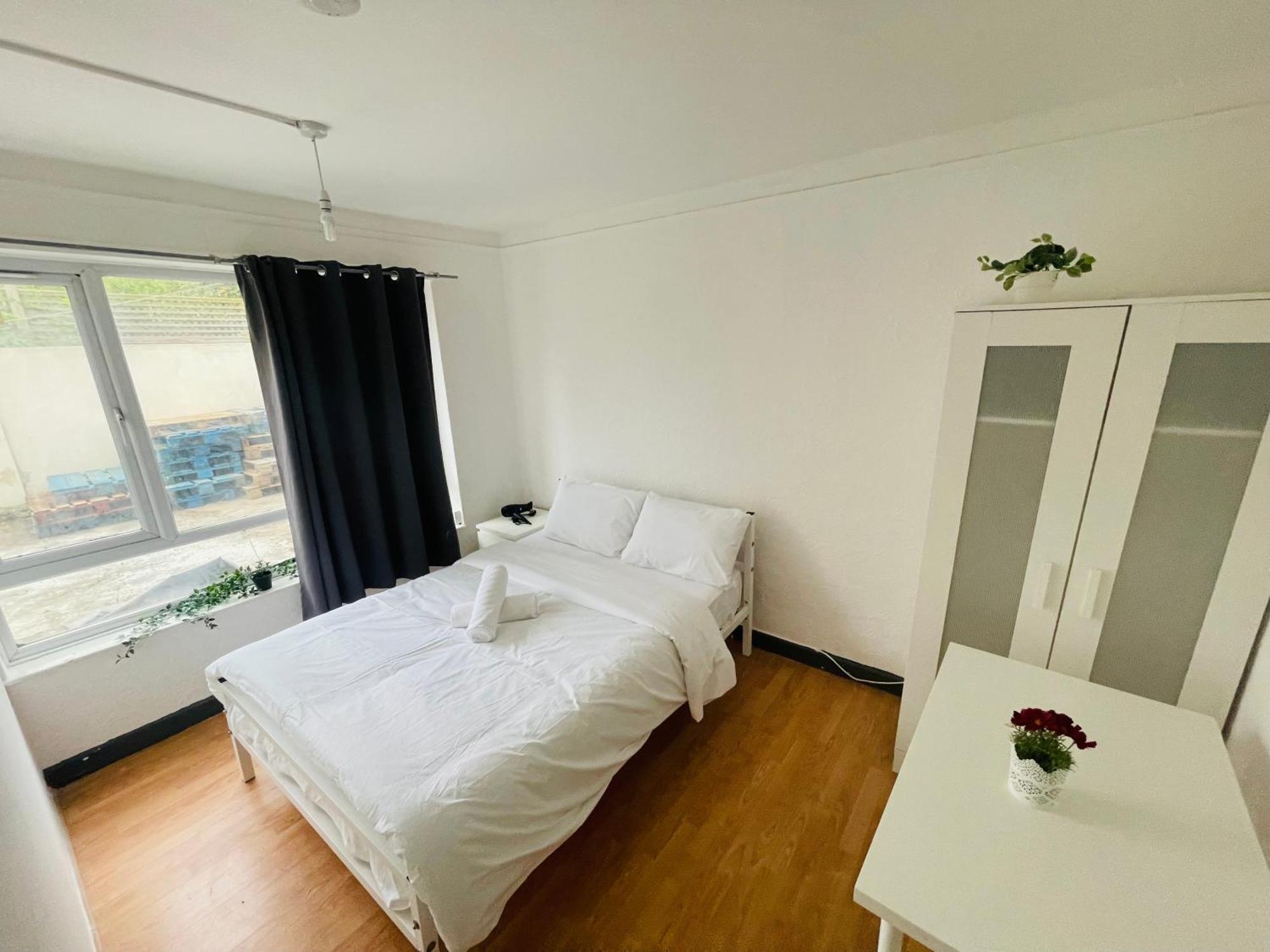 Double Near Canary Wharf 32 Homestay London