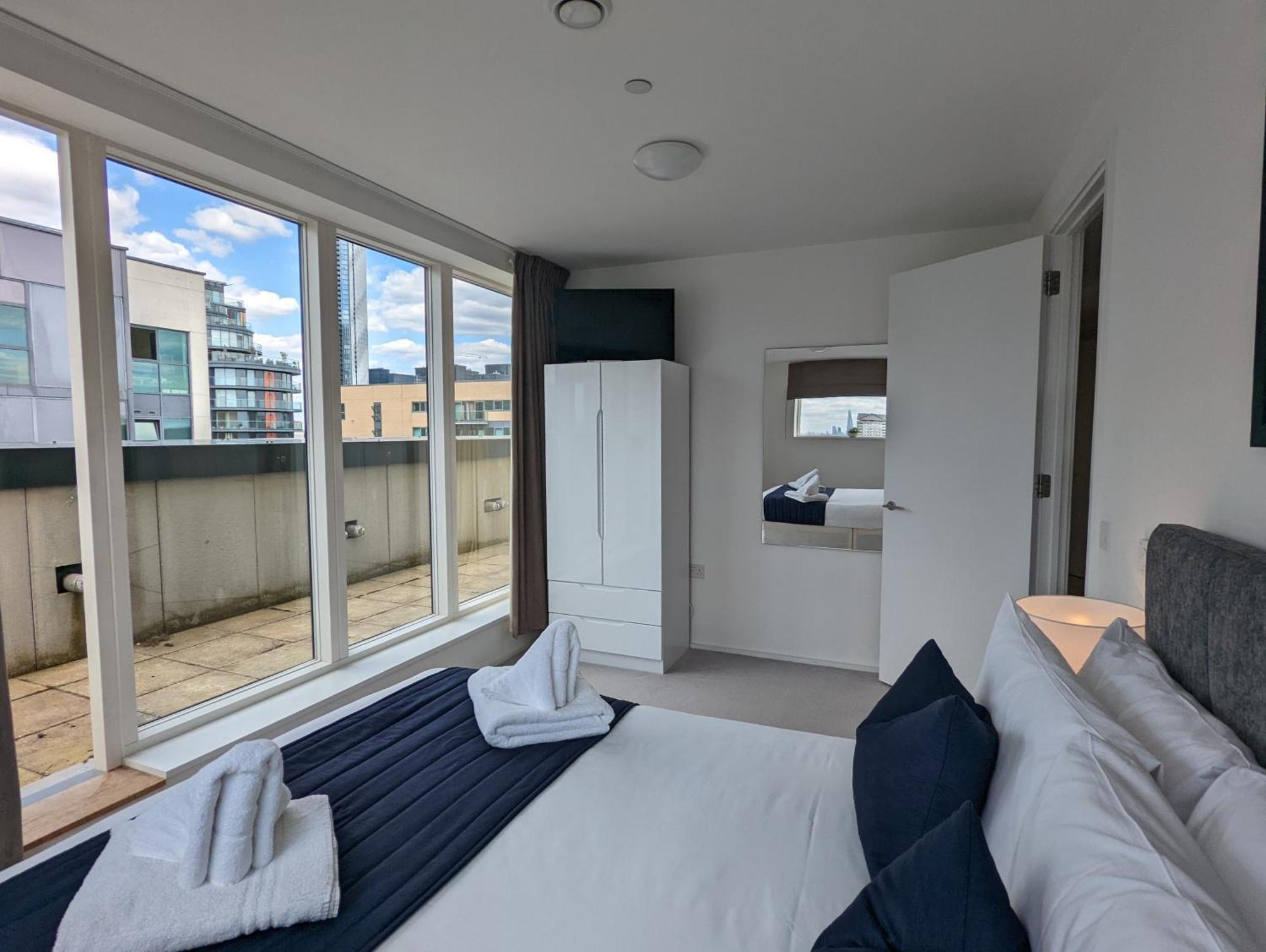 Charles Hope Millharbour * London