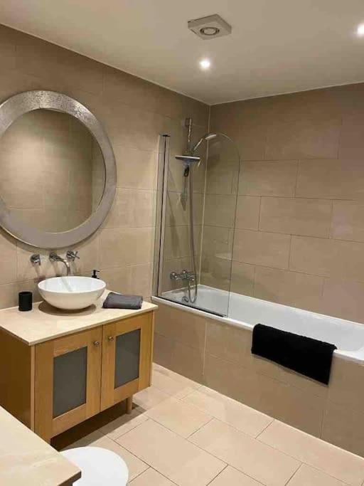 Apartment 1 Bed Flat With View Of Vibrant Hoxton Square