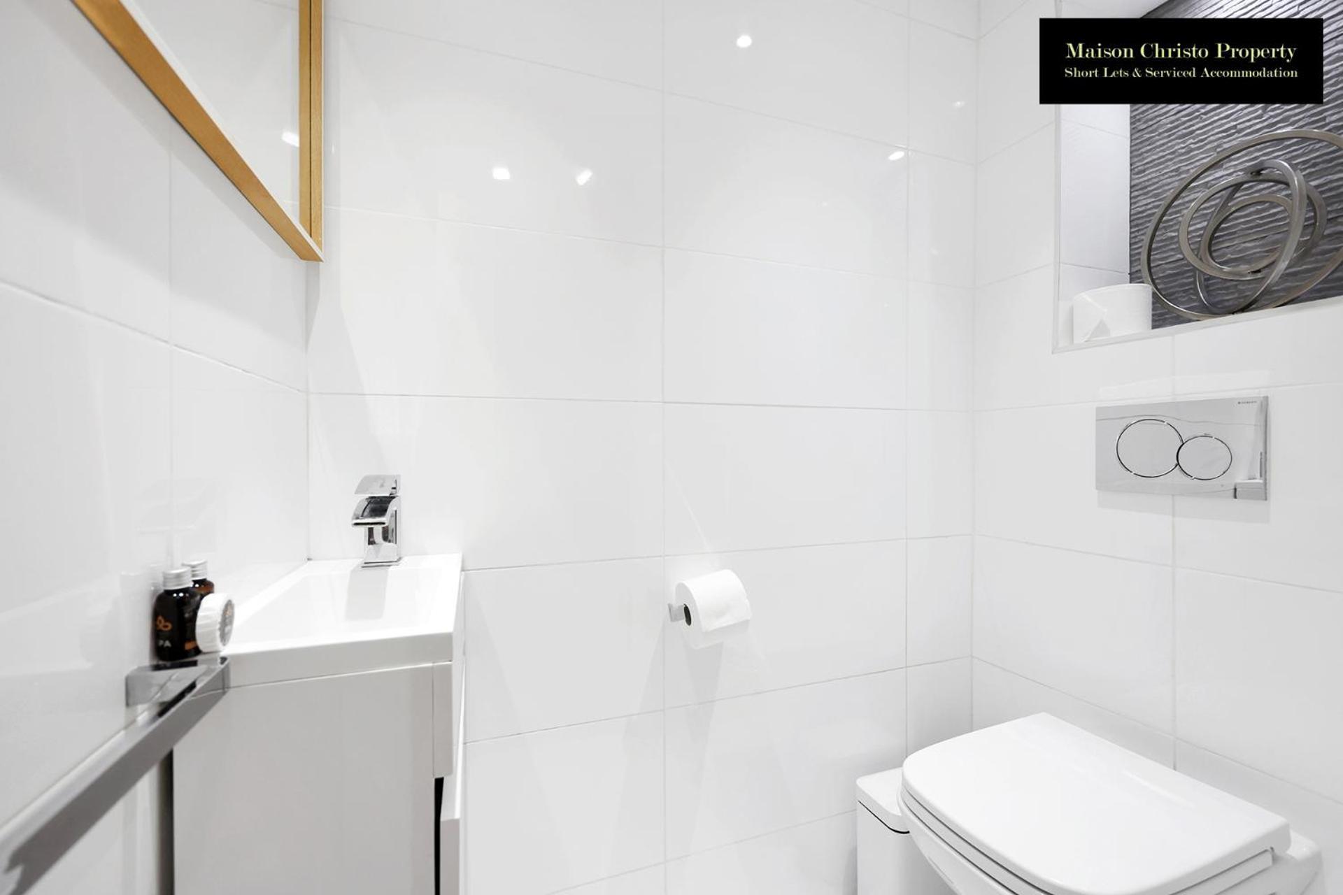 Caraway Heights 2bedroom Sleeps 6 In Canary Wharf, Free Parking, Near Excel, O2 & Airport By Maison Christo Short Lets & Serviced *