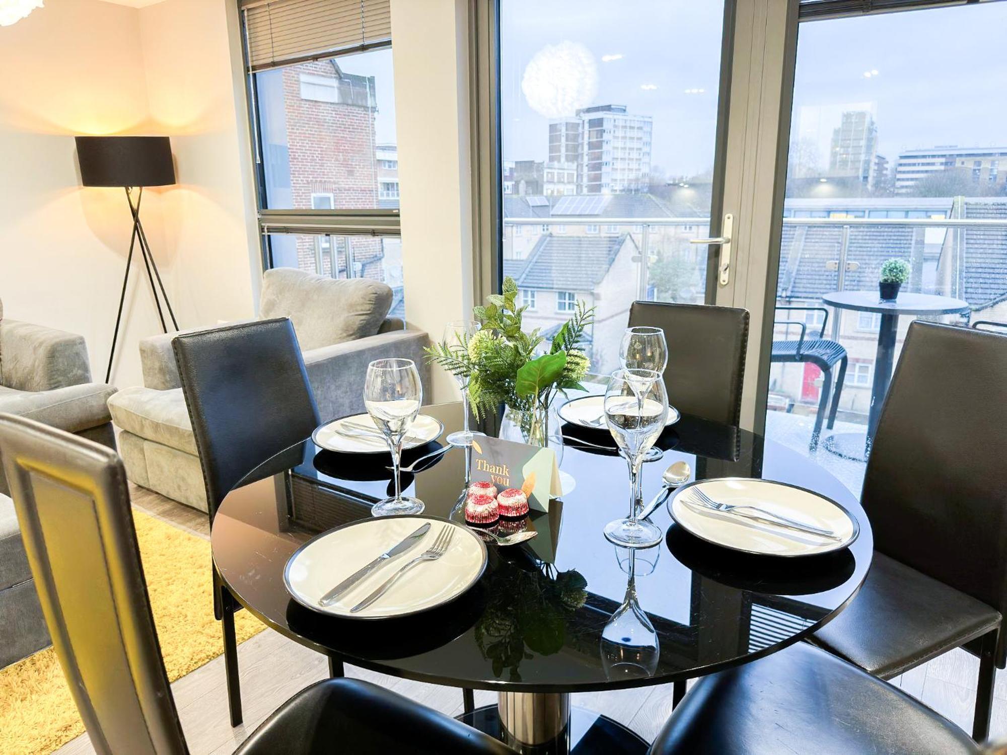 Contemporary With Private Terraces In Shoreditch, Hoxton, Islington Apartment London