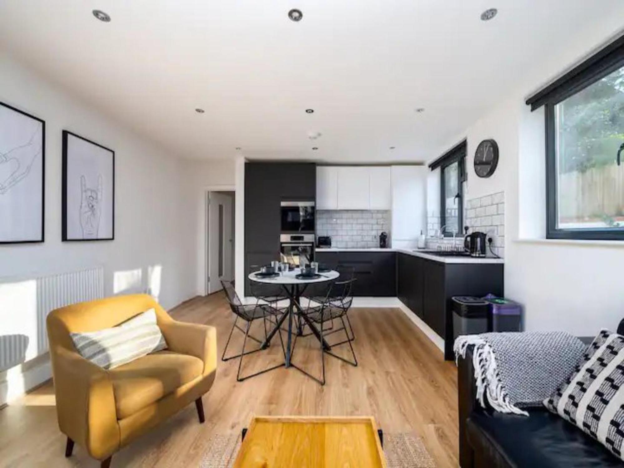 Pass The Keys Modern And Bright Minutes From London