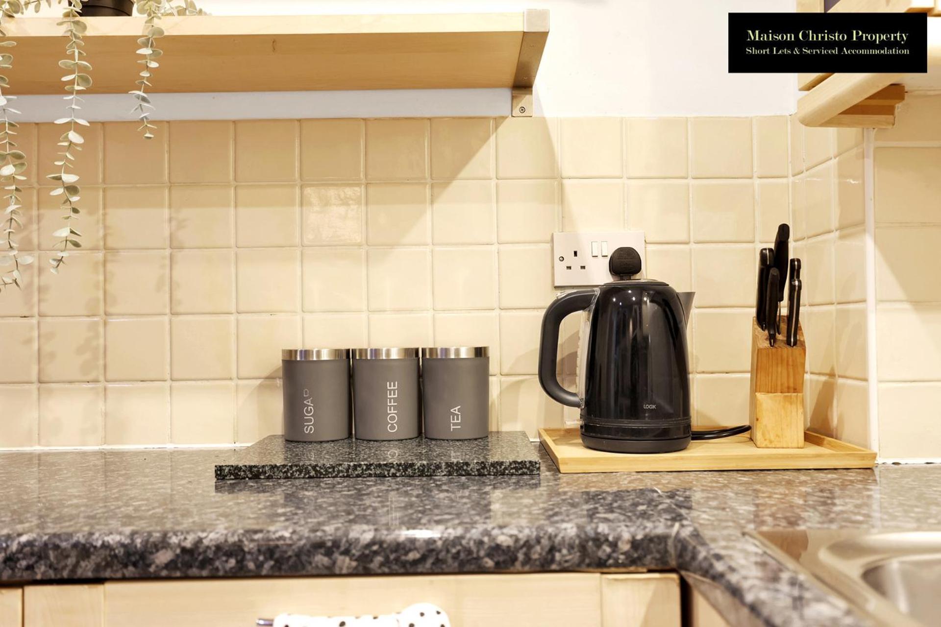 Apartment Caraway Heights 2bedroom Sleeps 6 In Canary Wharf, Free Parking, Near Excel, O2 & Airport By Maison Christo Short Lets & Serviced *