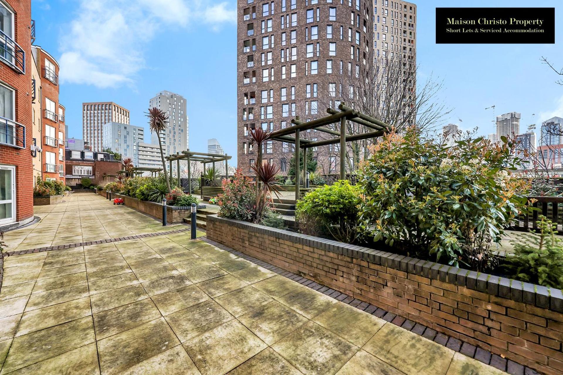 Caraway Heights 2bedroom Sleeps 6 In Canary Wharf, Free Parking, Near Excel, O2 & Airport By Maison Christo Short Lets & Serviced