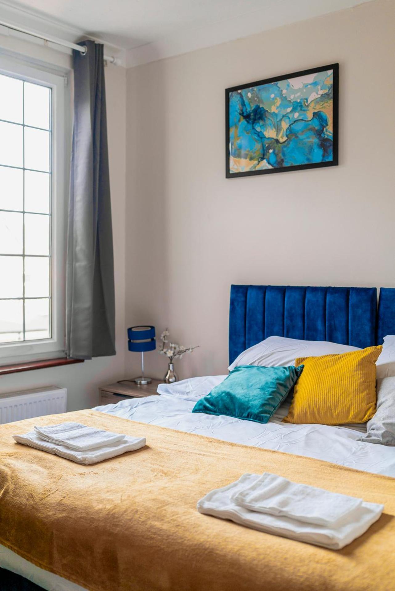 Apartment Uksas Stunning One Bedroom Flat Free Parking