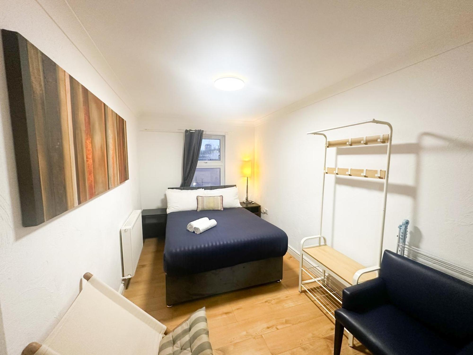 Flat 3 In Aldgate Apartment *