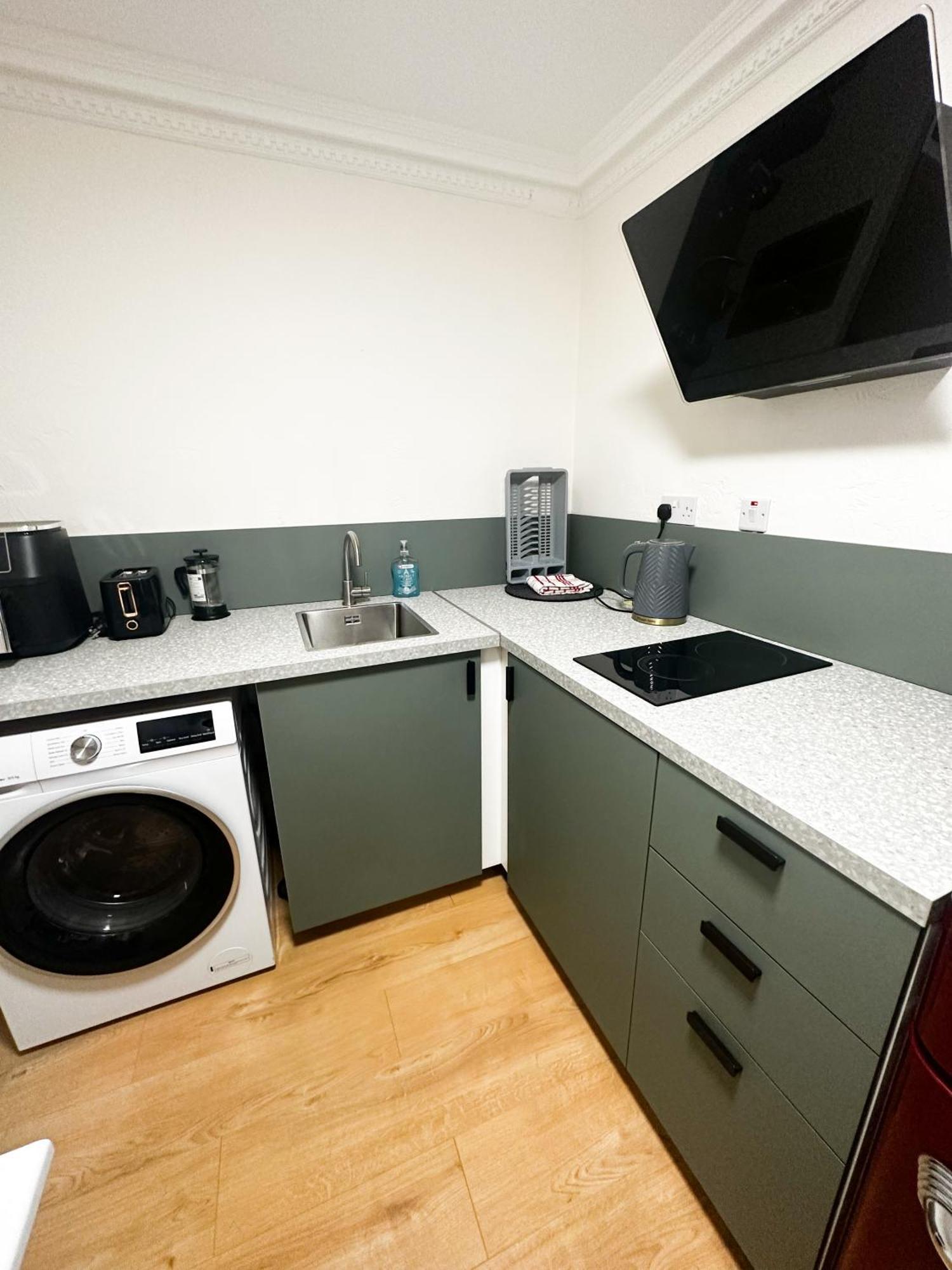 Apartment Flat 3 In Aldgate London