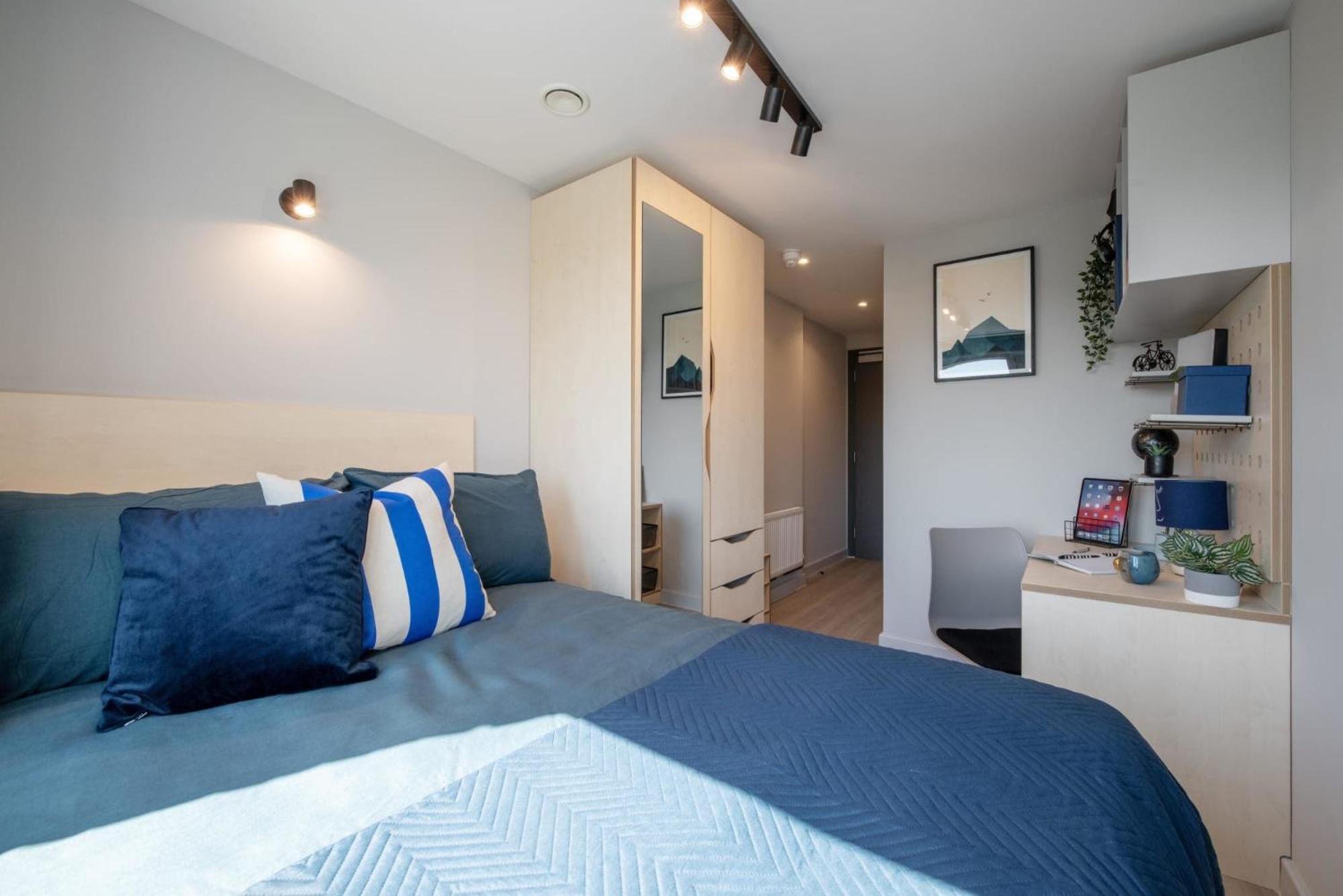 Cosy Living Ensuites At Trendy Wick Park In Apartment *