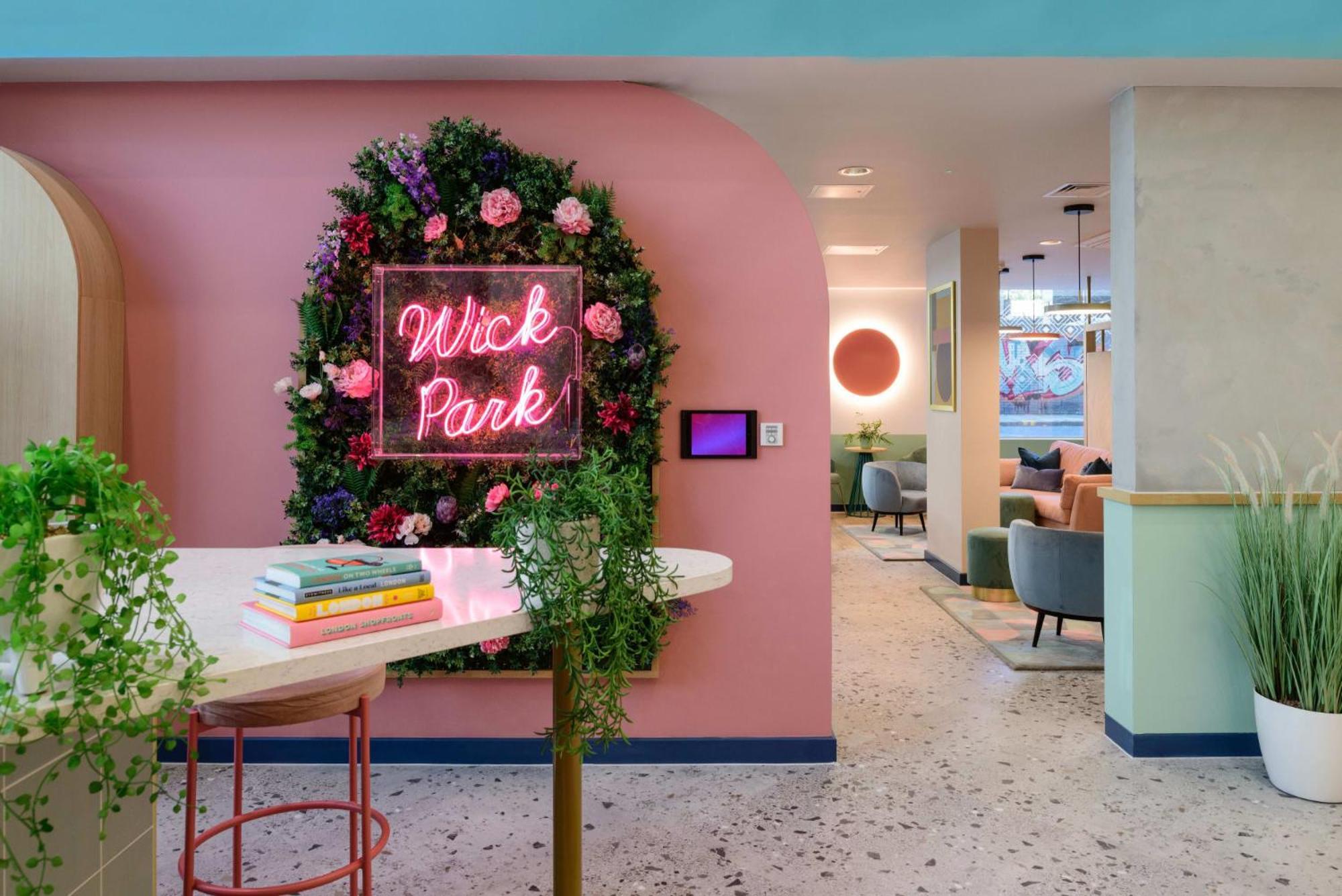 Cosy Living Ensuites At Trendy Wick Park In Apartment London