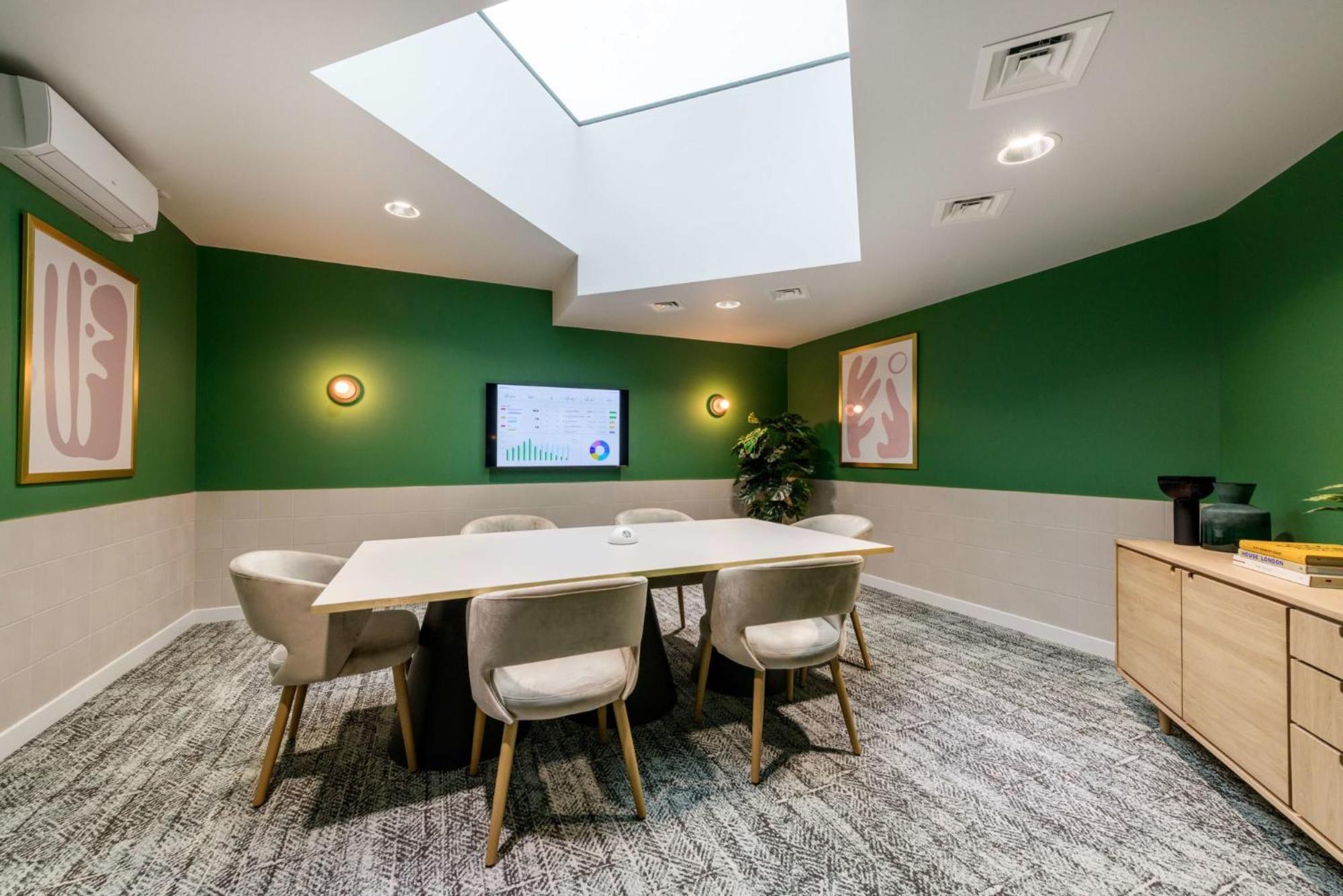 Cosy Living Ensuites At Trendy Wick Park In Apartment *