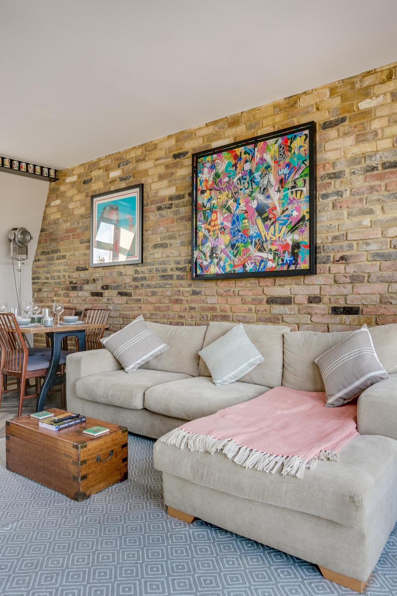 Apartment Stylish 2 Bed Flat With Balcony Great Views Nrtube *