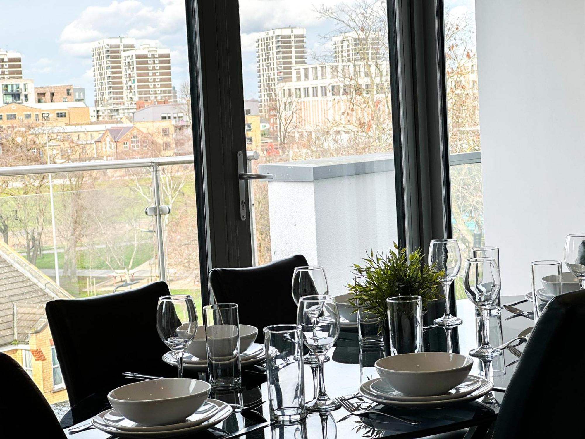 Apartment Contemporary With Private Terraces In Shoreditch, Hoxton, Islington *
