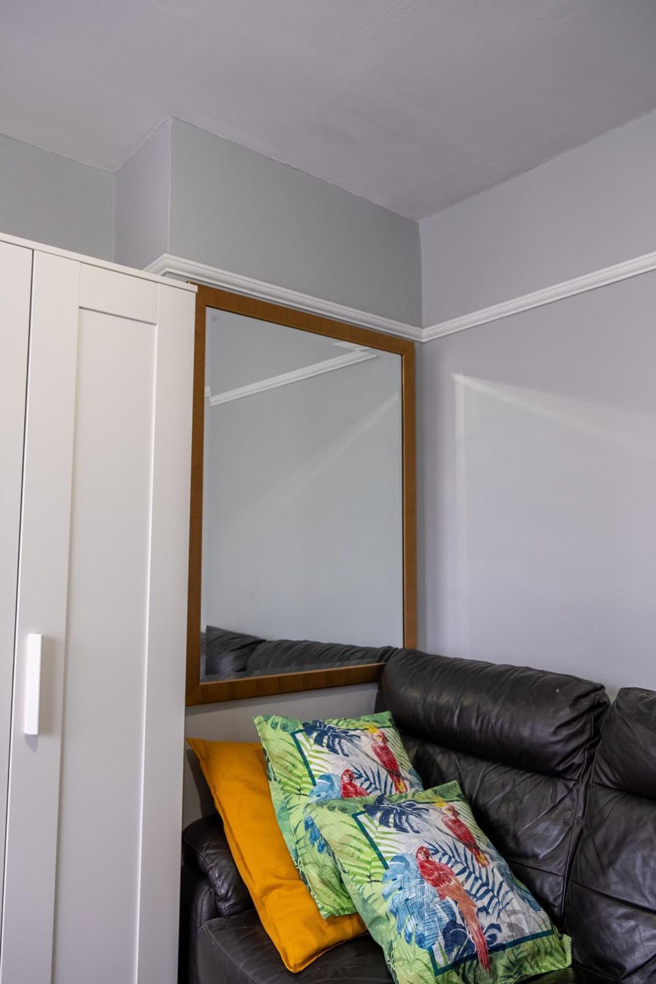 Spacious Double Bedroom In Shooters Hill Homestay