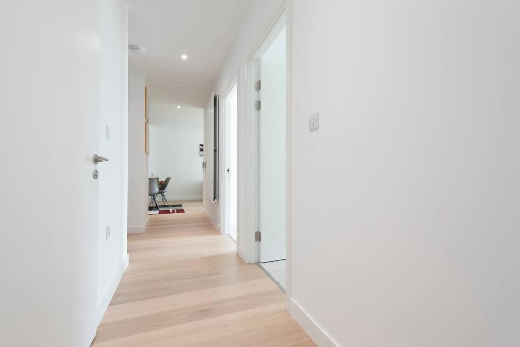 Utopian Modern Appartement Londen