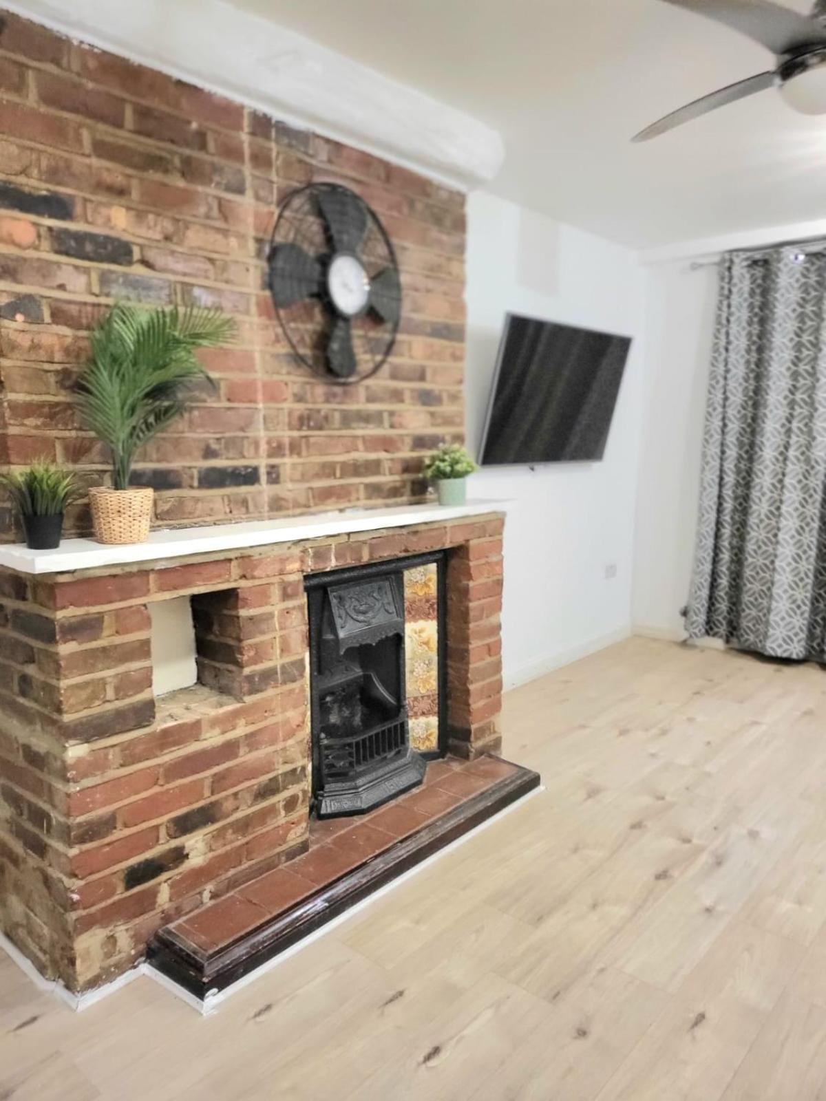 Homestay Close To Qmul London