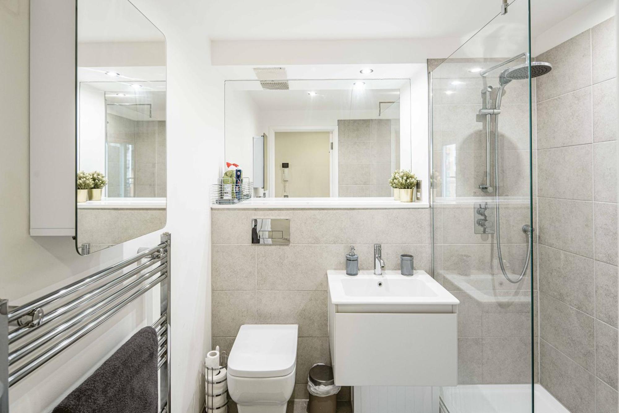 Beautiful Penthouse With Private Terrace In Greenwich Peninsula * London