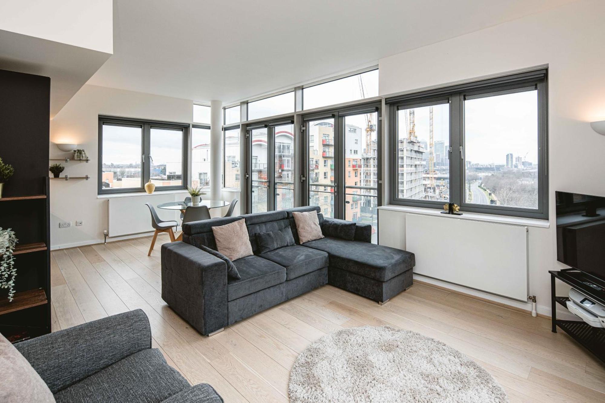 Beautiful Penthouse With Private Terrace In Greenwich Peninsula Apartment *