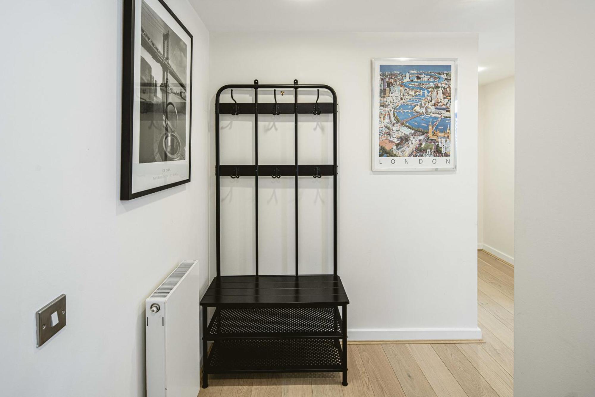 Beautiful Penthouse With Private Terrace In Greenwich Peninsula Apartment *